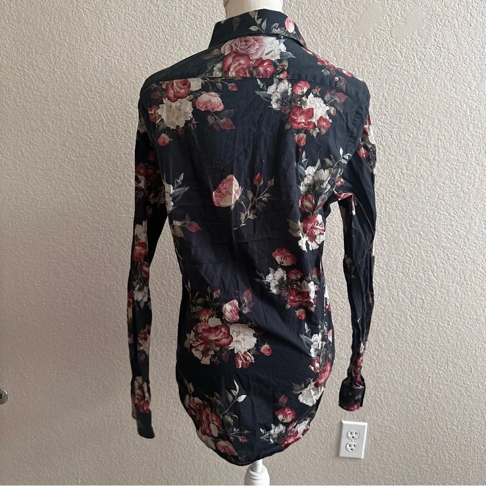 EXPRESS Extra Slim Top Black Floral Print Button Up Shirt Women's Size Medium - Picture 3 of 5